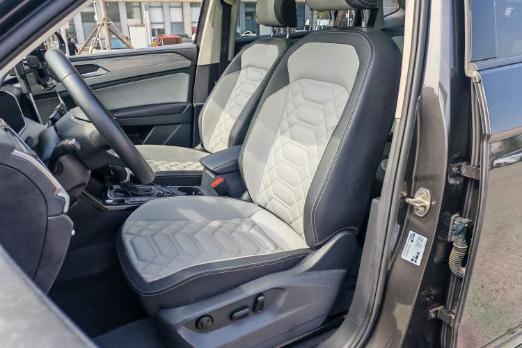 Used Volkswagen Tayron 2023 330TSI Two-Wheel-Drive R-Line High-Energy Version
