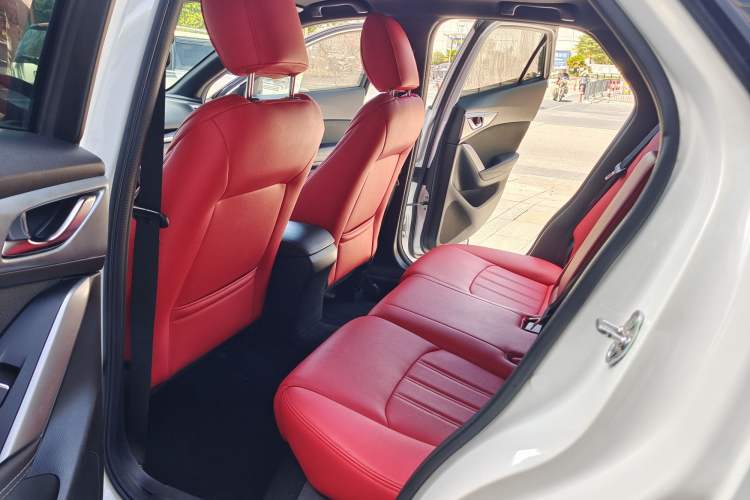 Used Mazda CX-4 2018 2.0L Automatic Two-Wheel Drive Blue Sky Dynamic Version China VI Standard
