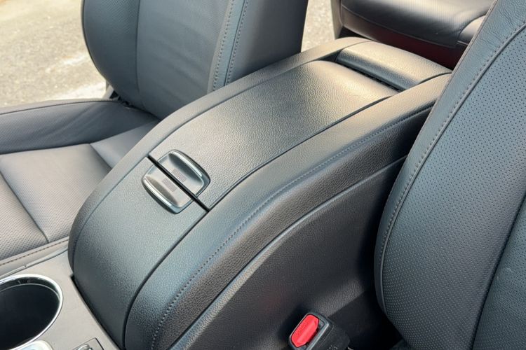 Used Toyota Highlander 2018 2.0T Two-Wheel Drive Prestige Version 7 Seats China V Emission Standard
