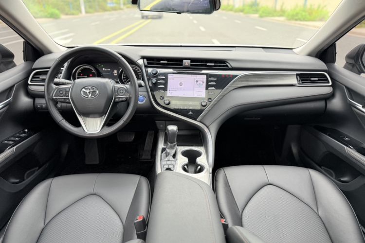 Used Toyota Camry 2018 Dual-Engine 2.5 HG Luxury Edition
