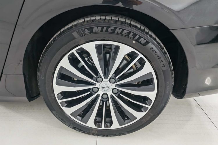 Used Volvo S90 New Energy 2024 Plug-in Hybrid Four-Wheel Drive Long-Range Zhiyi Luxury Edition
