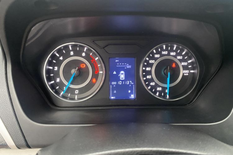 Used Soueast V5 Lingzhi 2017 1.5L Manual New Elite Model
