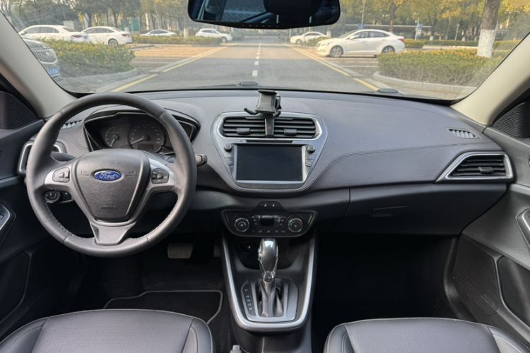 Used Ford Escort 2015 1.5L Automatic Fashion Model
