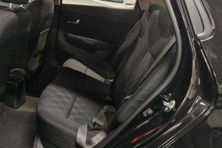 Used Kia K2 2015 Sedan 1.4L MT GLS
