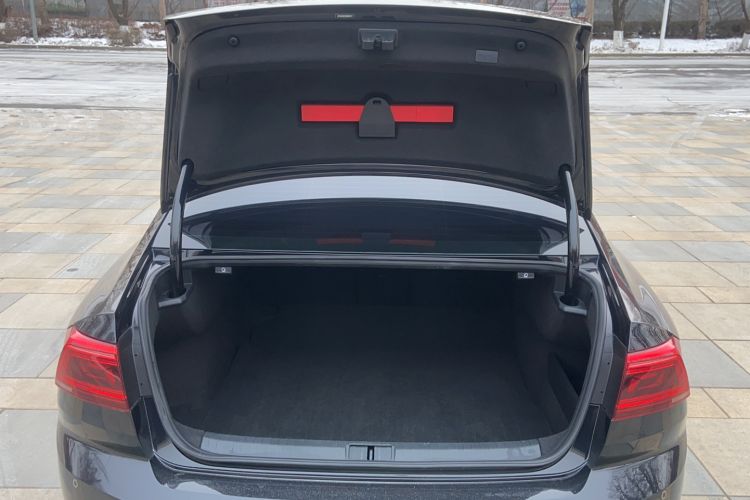 Used Volkswagen Magotan 2017 330TSI DSG Leading Model
