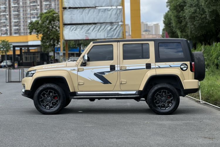 Used Beijing Auto BJ40 2019 2.3T Automatic Four-Wheel Drive Ring the Tower Champion Edition China VI

