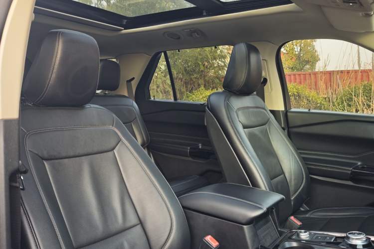 Used Ford Explorer 2020 EcoBoost 285 4x4 Titanium Edition 6 Seats