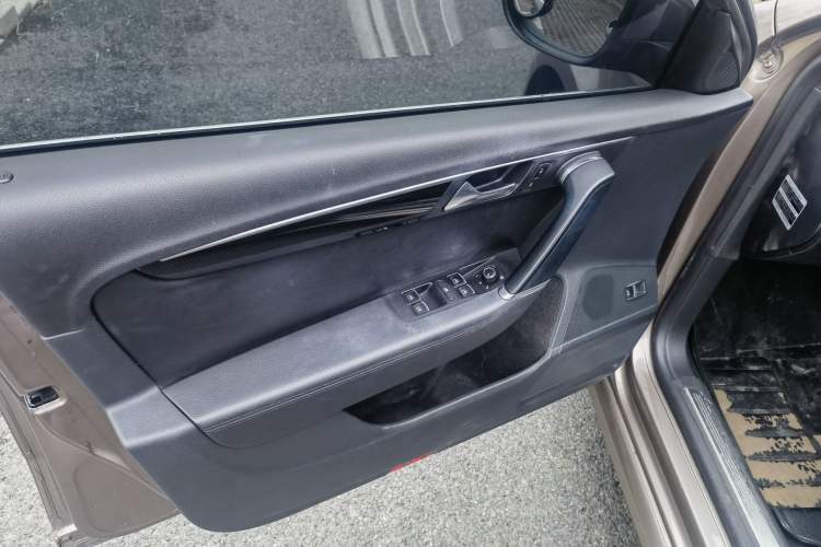 Used Volkswagen Magotan 2013 1.8TSI Luxury Model
