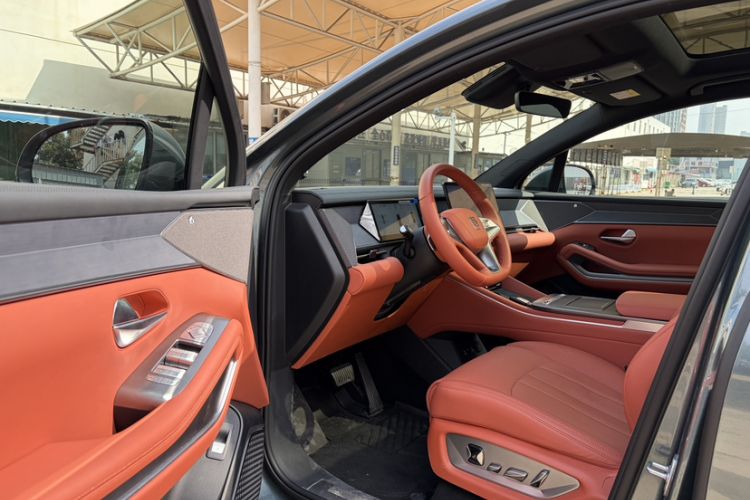 Used BYD Tang L 2025 DM 175KM Drone Player Edition
