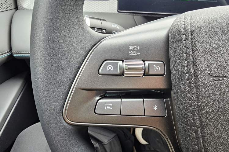 Used BYD Qin PLUS 2025 DM-i Smart Drive 55KM Leading Model
