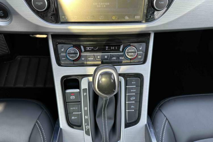 Used Geely Auto Emgrand X7 Sport 2016 1.8TD Automatic Smart Model
