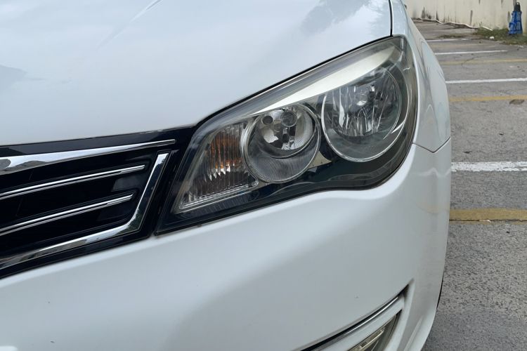 Used Roewe 350 2015 1.5L Automatic Luxury Sunroof Edition
