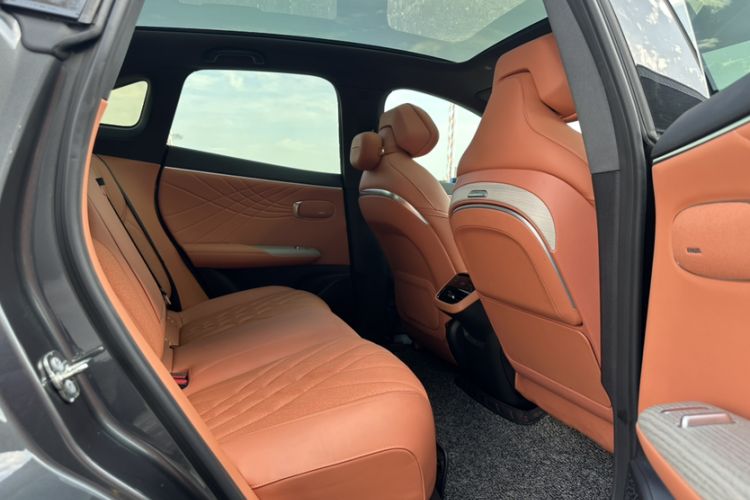 Used  S07 2023 200Max Range-Extended Version
