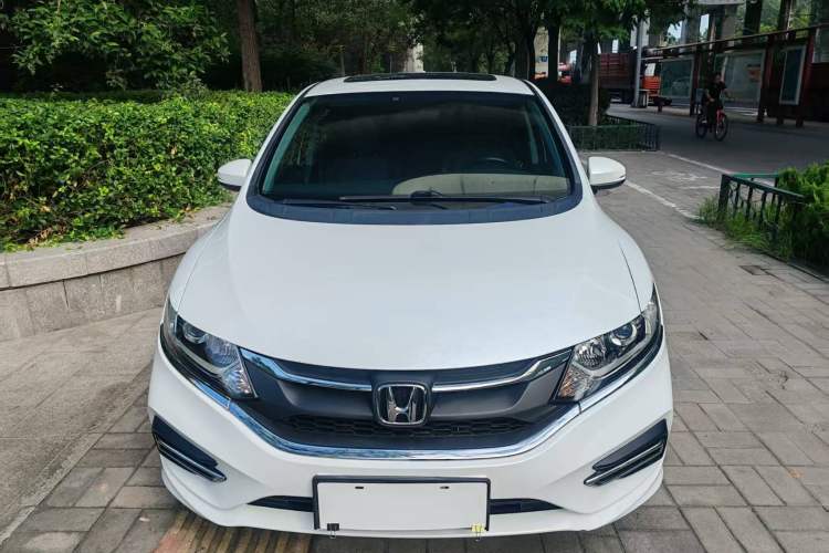 Used Honda Jade 2017 1.8L automatic Comfort version 5 seats

