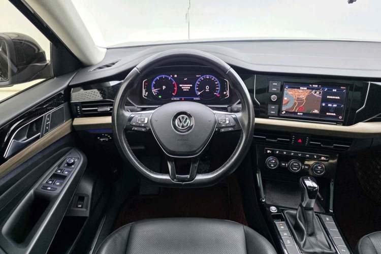 Used Volkswagen Passat 2019 330TSI Luxury Edition China VI Standard
