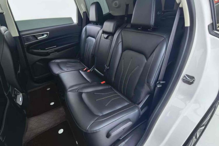 Used Ford Edge 2021 PLUS EcoBoost 245 Two-Wheel-Drive Titanium 7-Seater
