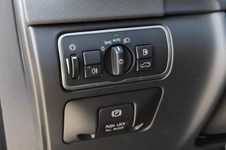 Used Volvo V60 2015 T5 Zhiya Edition
