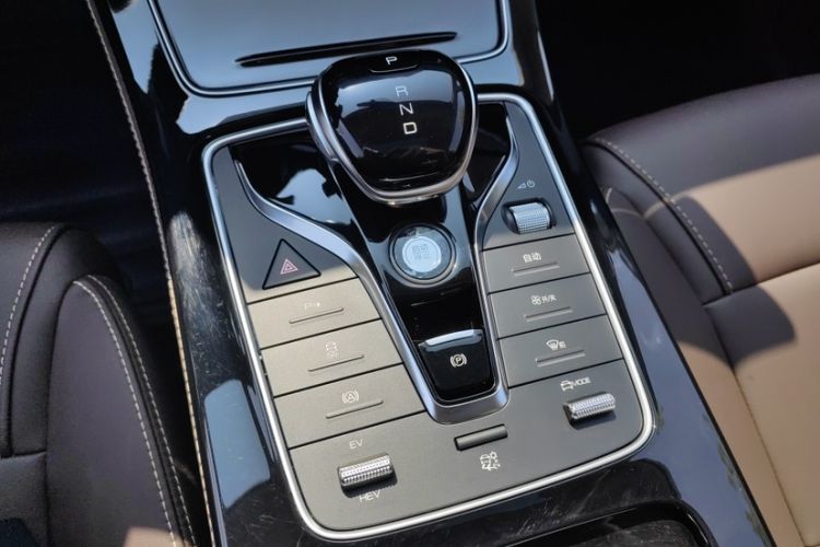 Used BYD Song MAX New Energy 2022 DM-i 105KM Prestige Model
