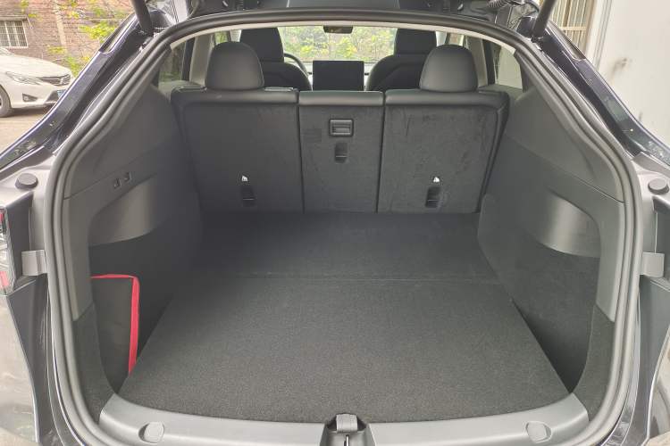 Used Tesla Model Y 2024 Rear-Wheel-Drive Version
