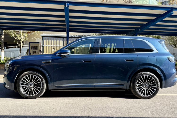 Used Hima AITO M8 2025 Extended-Range Ultra Version 53.4 kWh 5-Seater Edition