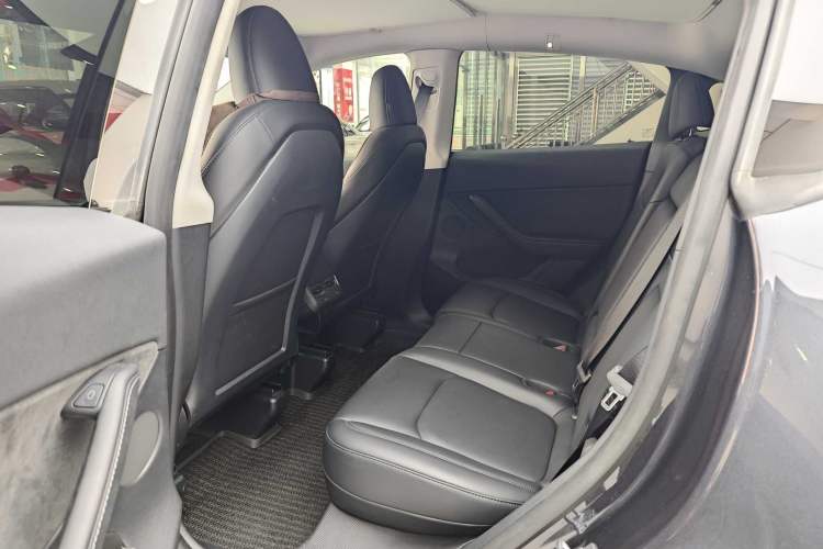 Used Tesla Model Y 2024 Rear-Wheel-Drive Version
