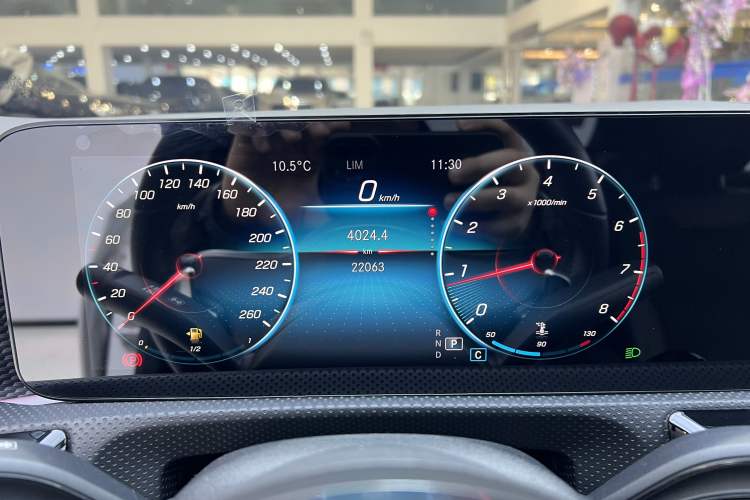 Used Mercedes-Benz A-Class 2021 A 200 L Sport Sedan Fashion Model
