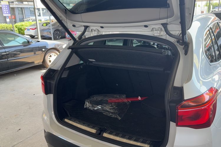 Used BMW X1 2018 sDrive20Li Leading Model
