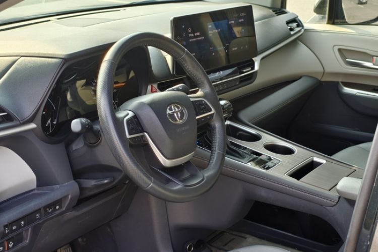 Used Toyota Granvia 2023 2.5L Hybrid Prestige PLUS Edition