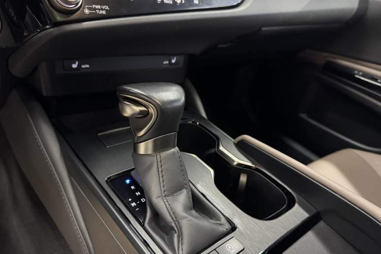 Used Lexus ES 2022 200 Excellence Edition
