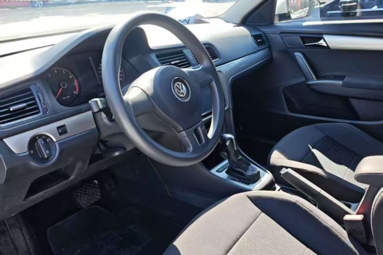 Used Volkswagen Lavida 2013 Revised Classic 1.6L Automatic Fashion Edition