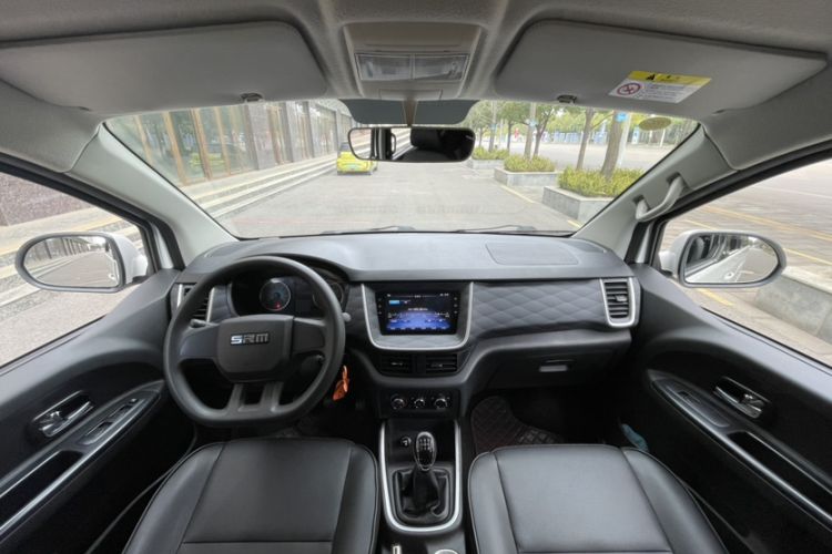 Used Jinbei Gold Hiace 2024 2.0L Travel Lion 9-Seater Central Air Conditioning
