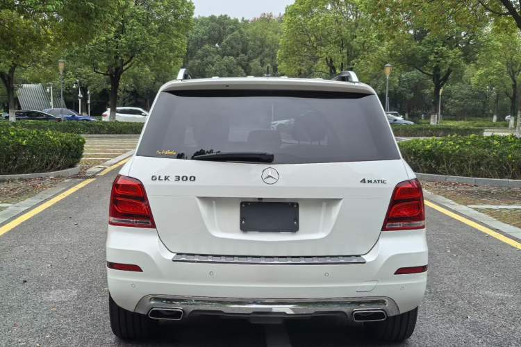 Used Mercedes-Benz GLK-Class 2013 GLK 300 4MATIC Dynamic Sunroof Model