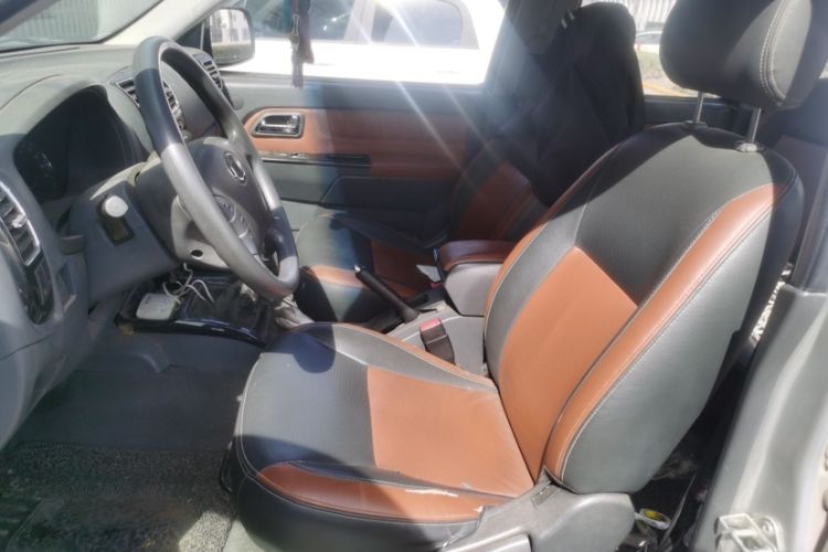 Used Great Wall Wingle 5 2013 2.0T European Version Two-Wheel Drive Elite Edition 6MT Big Double Cab GW4D20B
