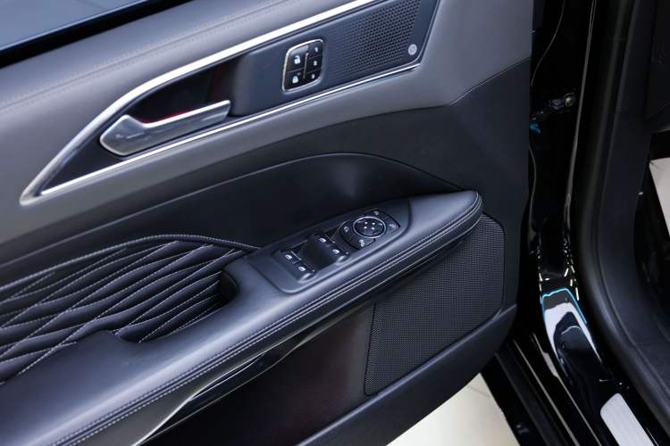 Used Ford Taurus 2019 EcoBoost 245 Vignale Deluxe Edition
