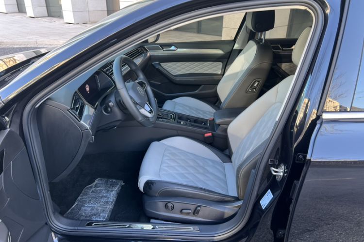 Used Volkswagen Magotan 2023 2 Million Units Limited Edition 330TSI DSG Leading Version