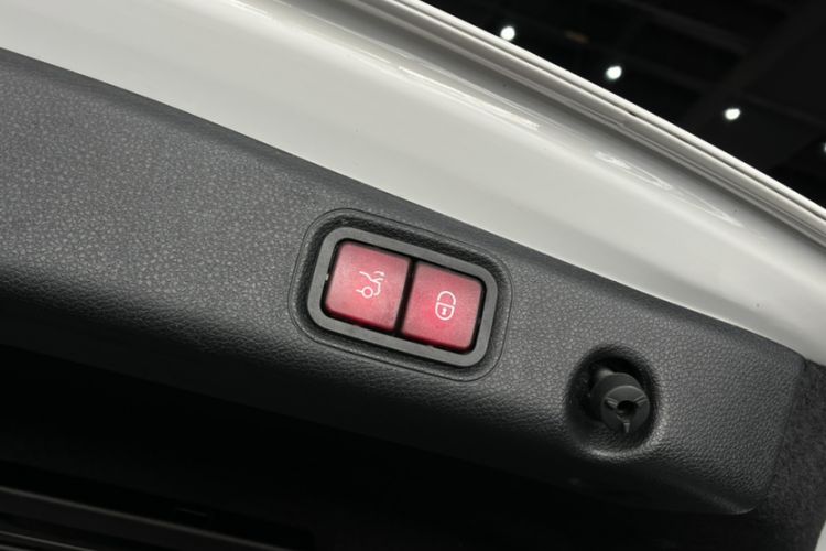 Used Mercedes-Benz E-Class 2020 Restyled E 300 L Sport Exclusive Edition
