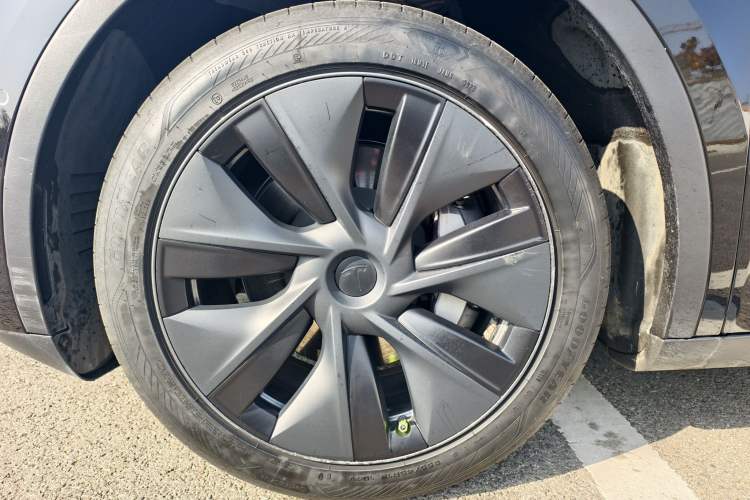 Used Tesla Model Y 2023 Rear-Wheel-Drive Version
