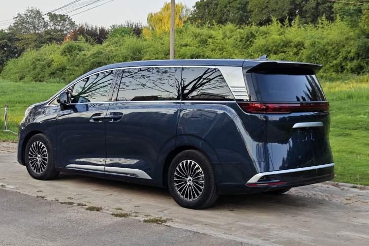 Used Denza D9 2024 DM-i 980 Four-Wheel Drive Flagship Model