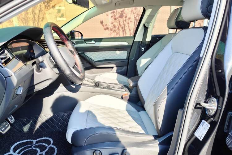 Used Volkswagen Magotan 2023 2 Million Units Limited Edition 330TSI DSG Leading Version