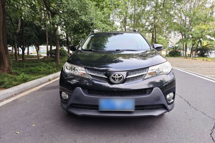 Used Toyota RAV4 2013 2.0L CVT Four-Wheel Drive Fashion Edition