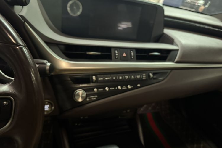 Used Lexus ES 2020 200 Excellence Edition
