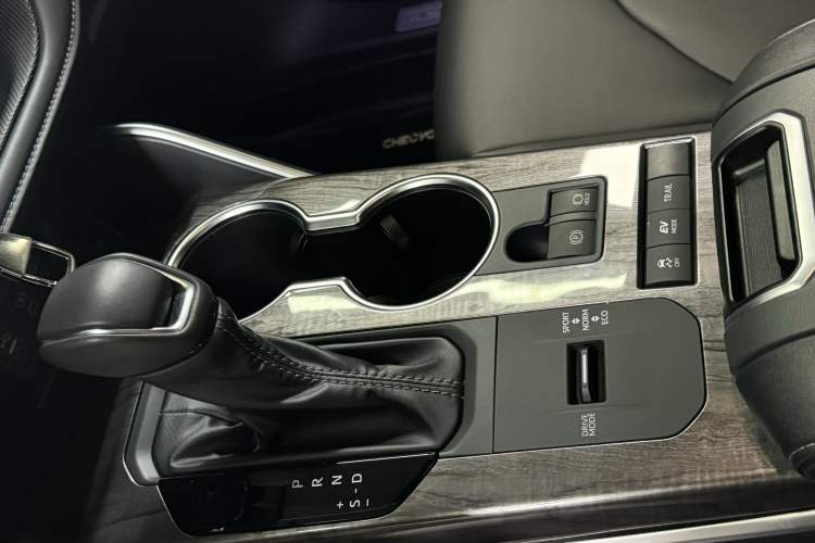 Used Toyota Crown Kluger 2024 2.5L HEV Four-Wheel Drive Premium Edition
