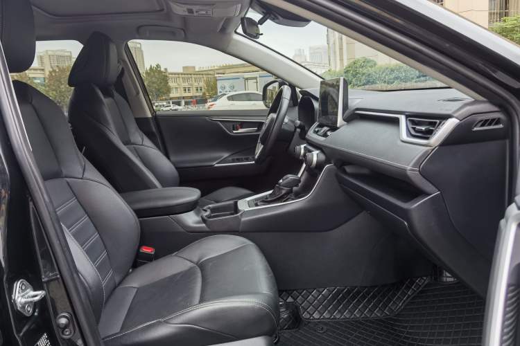 Used Toyota Wildlander 2022 2.0L CVT 4x4 Luxury PLUS Edition