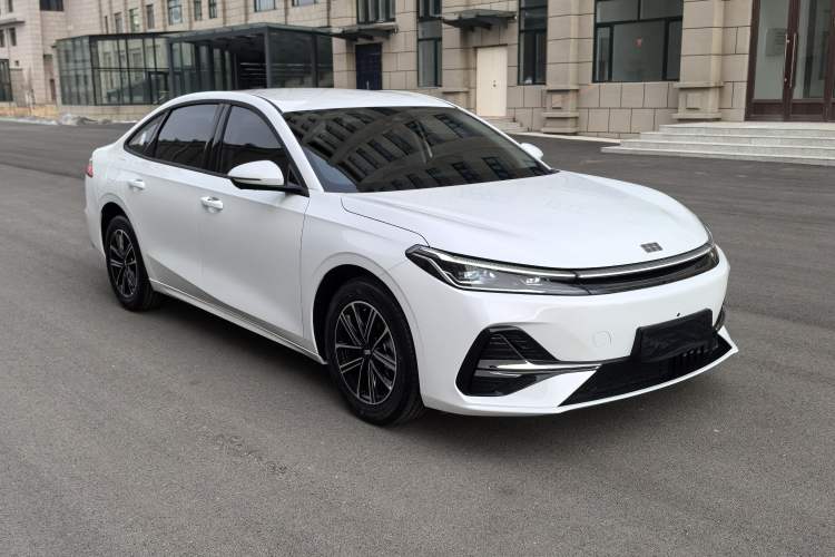 Used  Galaxy A7 2025 Model EM-i 70km Luxury Edition
