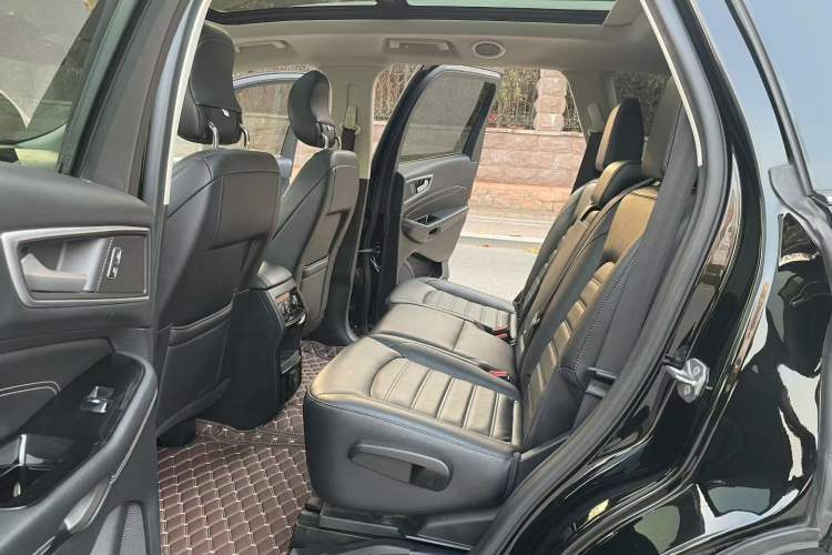 Used Ford Edge 2020 EcoBoost 245 Two-Wheel Drive Titanium 7-Seater
