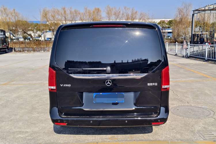 Used Mercedes-Benz V-Class 2022 V 260 Avantgarde Edition
