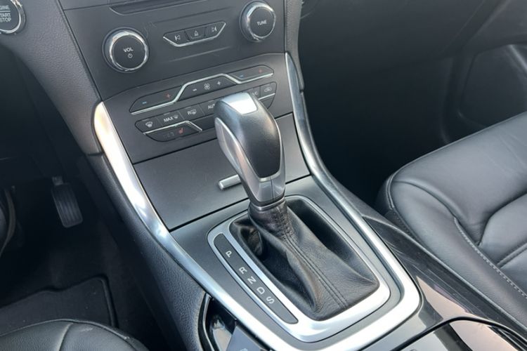 Used Ford Edge 2016 EcoBoost 245 Two-Wheel-Drive Titanium 7-Seater
