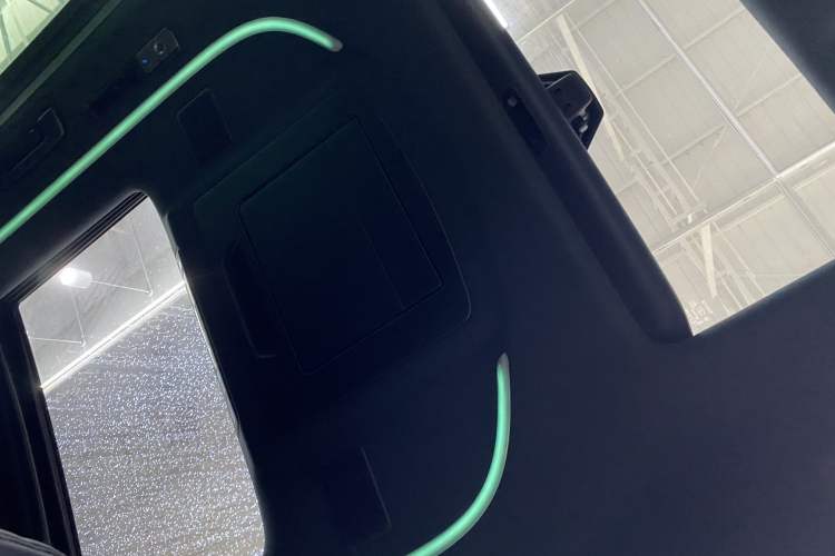 Used Toyota Vellfire 2021 Crown Dual-Engine 2.5L HV Prestige Edition
