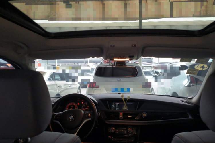 Used BMW X1 2015 sDrive18i Leading Edition
