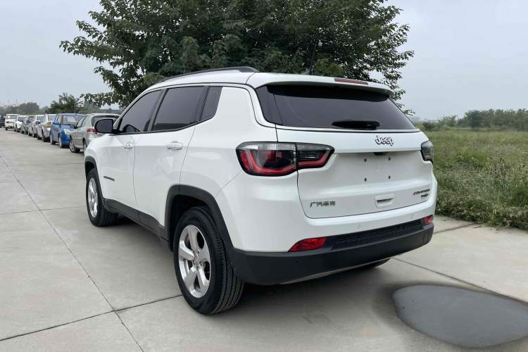 Used  Compass 2017 200T Automatic Family Edition
